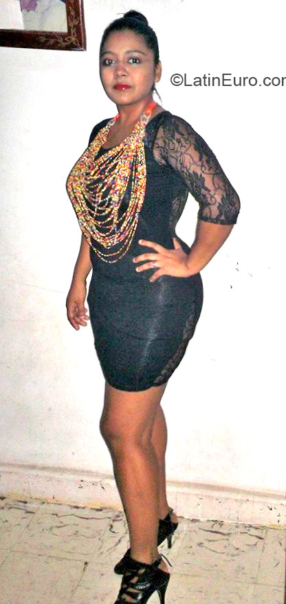 Date this gorgeous Colombia girl Brina from Barranquilla CO17444