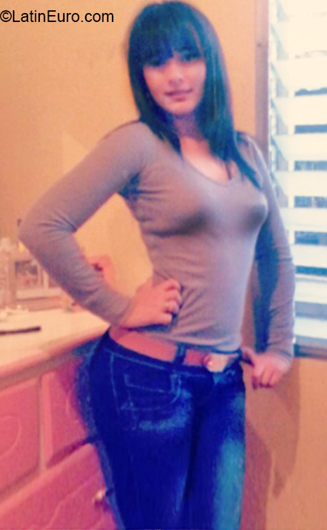 Date this tall Honduras girl Keylen from Tegucigalpa HN1539