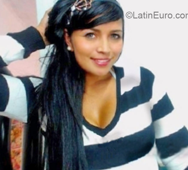 Date this gorgeous Colombia girl Carolina from Medellin CO17504
