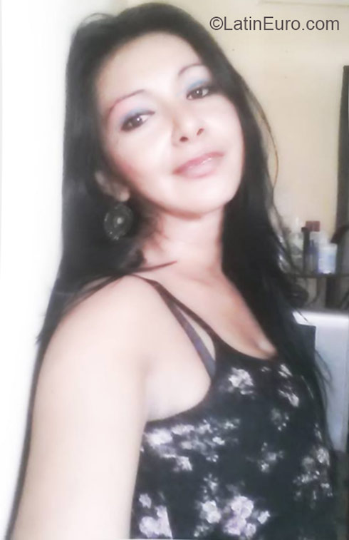 Date this beautiful Colombia girl Yaneth from Barranquilla CO17515