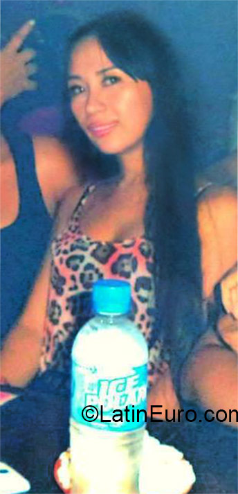 Date this athletic Colombia girl Natalia from Medellin CO17517