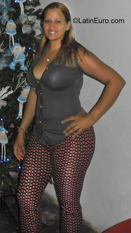 Date this young Venezuela girl Ivonne from Guarenas VE558