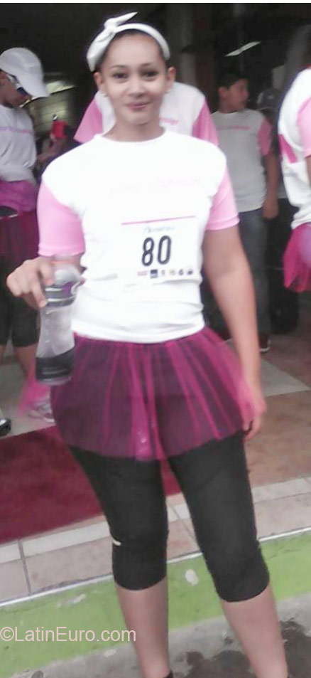 Date this funny Honduras girl Heydie from Siguatepeque HN1576