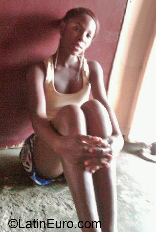 Date this sultry Dominican Republic girl Francie from Villa vasquez DO22618