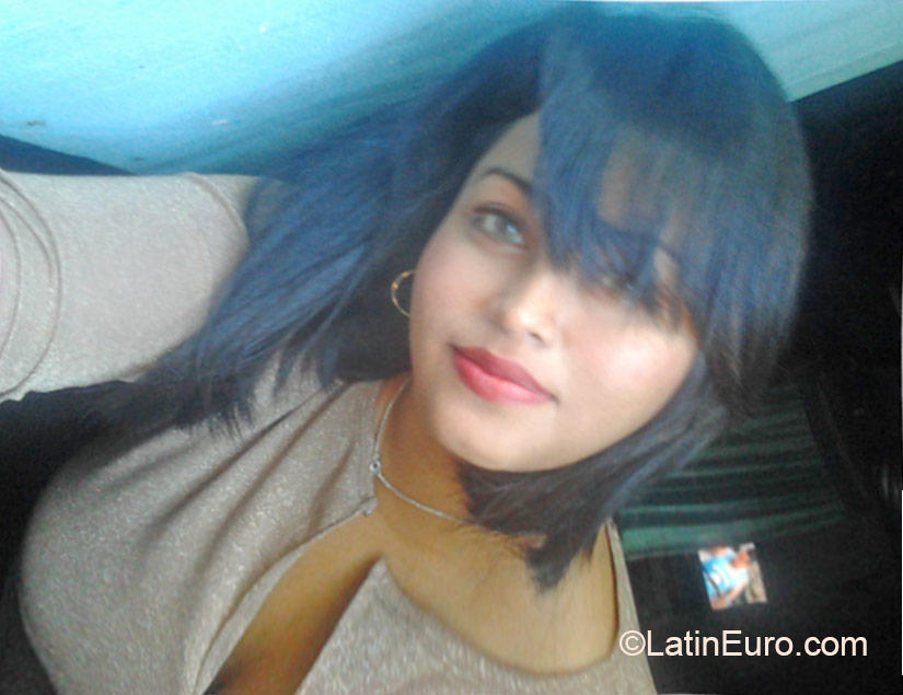 Date this foxy Honduras girl Yoli from Tegucigalpa HN1577