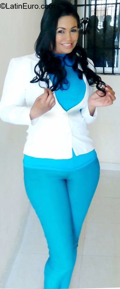Date this charming Dominican Republic girl Yocasta from Santiago DO26189