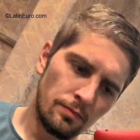 Date this tall Venezuela man Skp from Caracas VE565