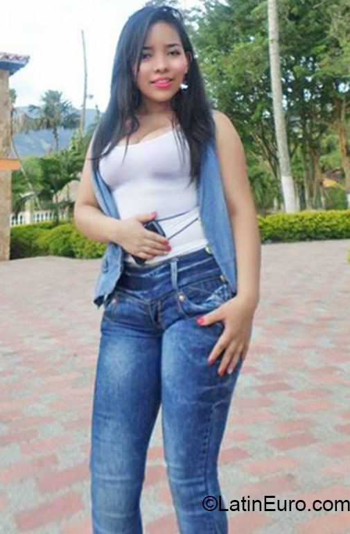 Date this hard body Colombia girl Liliana from Medellin CO17763