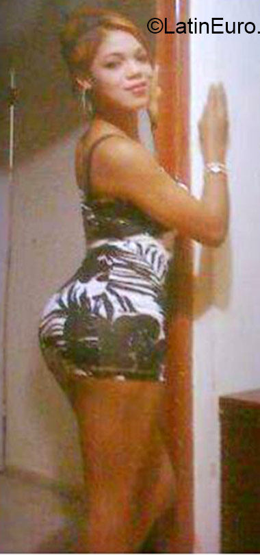 Date this exotic Dominican Republic girl Kenia from Santiago DO22764