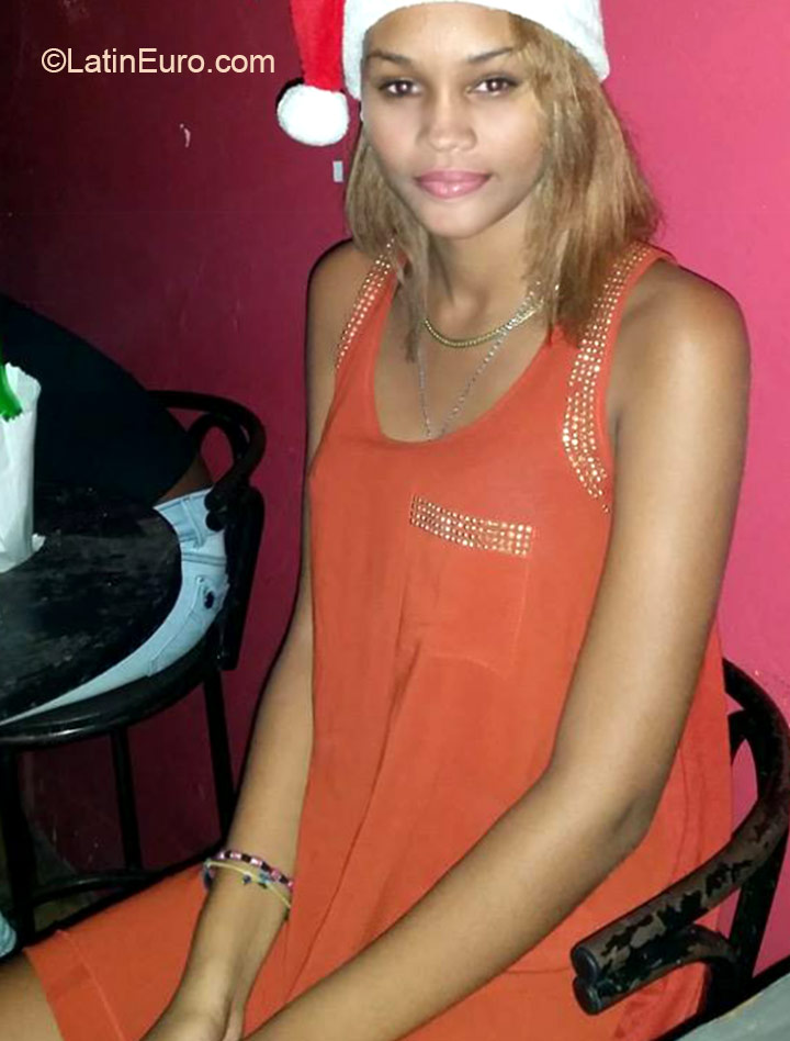 Date this fun Dominican Republic girl Maria Alta from Santo Domingo DO22771