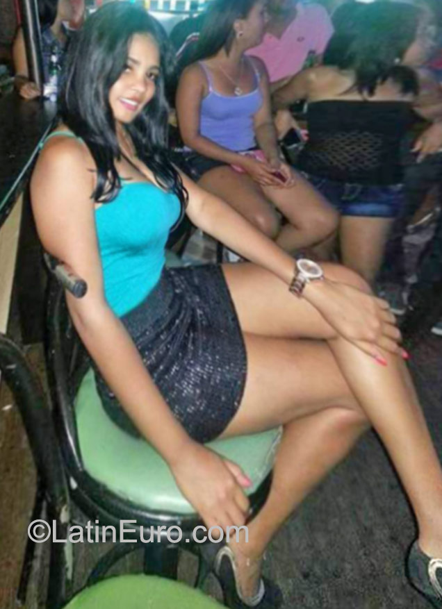 Date this foxy Dominican Republic girl Raquel from Santo Domingo DO22844