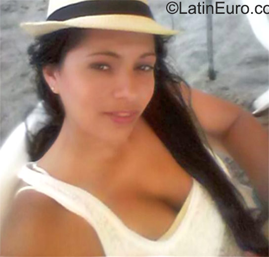 Date this good-looking Colombia girl Mary from Barranquilla CO17803