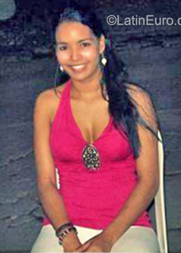 Date this hard body Colombia girl Rosa from Barranquilla CO17815