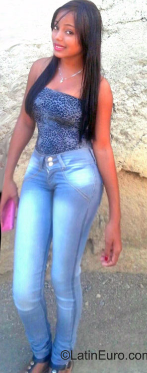 Date this hard body Dominican Republic girl Wendy from Santo Domingo DO22892