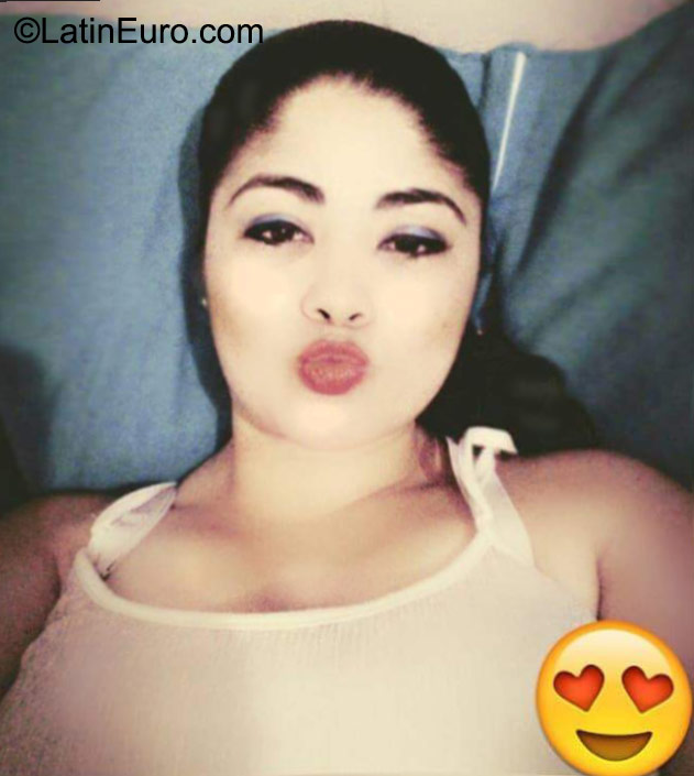 Date this voluptuous Honduras girl Stephanie from San Pedro Sula HN1645