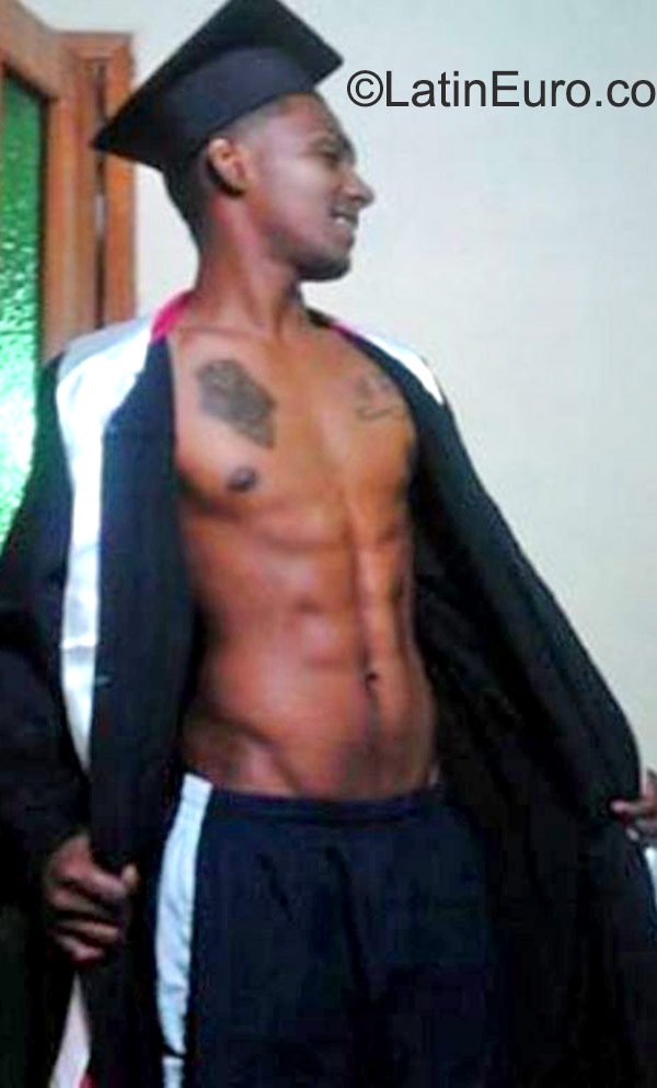 Date this funny Venezuela man Jhoinerliendo from Caracas VE607