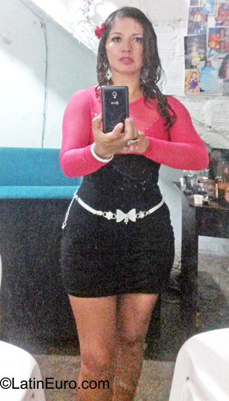 Date this hot Colombia girl Nora from Cali CO17929