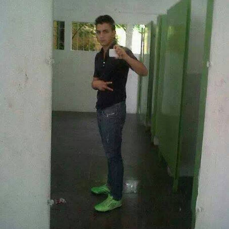 Date this tall Colombia man Brayan from Bogota CO17970