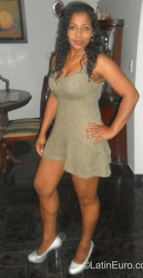 Date this fun Colombia girl Pilar from Bogota CO17982