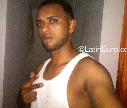 Date this foxy Dominican Republic man Diego from santiago DO23194