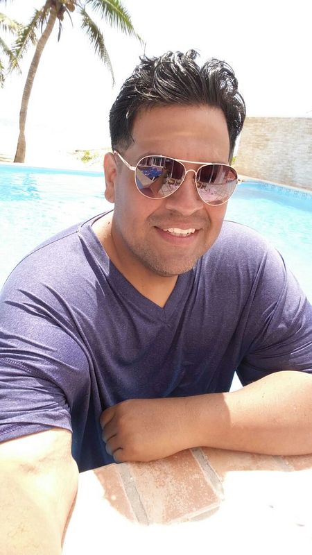 Date this georgeous United States man RolandoRivas from Chicago US16472