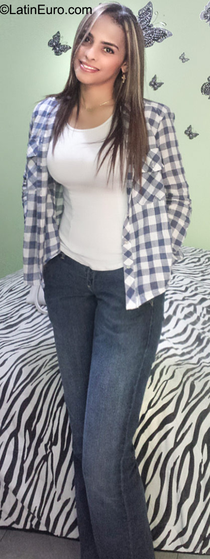 Date this gorgeous Colombia girl Liliana from Medellin CO18040