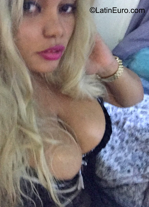 Date this hot United States girl Fernanda from Brooklyn US16495