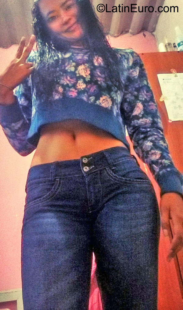Date this cute Colombia girl Lena from Medellin CO18068