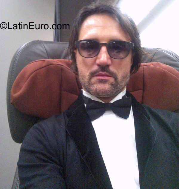 Date this cute Italy man Roberto from Milan IT258