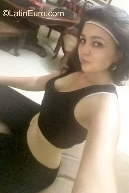 Date this tall Honduras girl Paola from Comayagua HN1720
