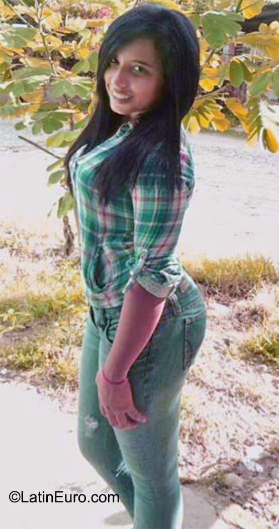 Date this athletic Honduras girl Karla from Tocoa HN1722