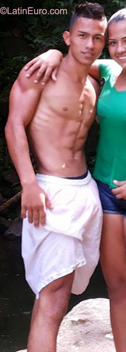 Date this delightful Colombia man Ivan from Medellin CO18082