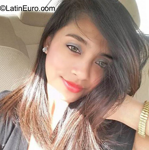Date this georgeous Oman girl Jean from Mus cat OM9