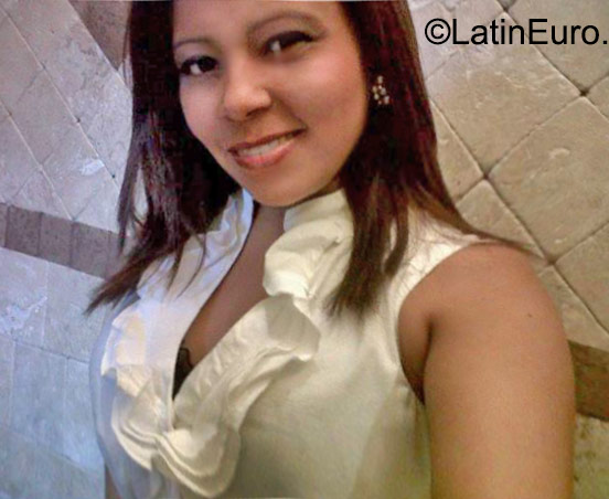 Date this voluptuous Honduras girl Maritza from San Pedro Sula HN1736