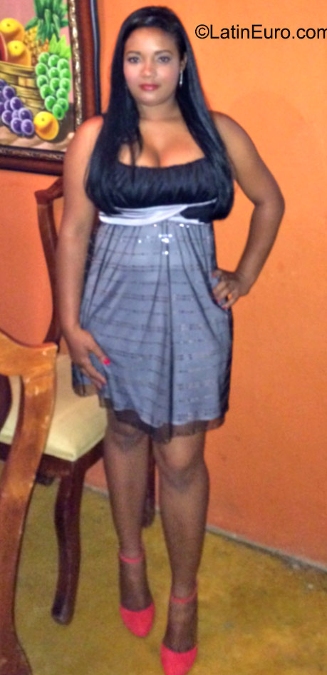 Date this attractive Dominican Republic girl Rosa from San Cristobal DO23524
