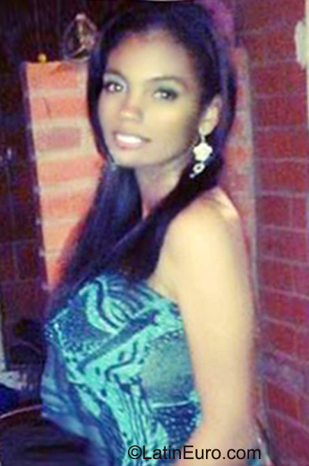 Date this hard body Colombia girl Kelly from Cali CO18133