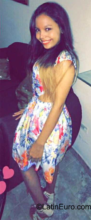 Date this stunning Colombia girl Andrea from Santa Marta CO18140