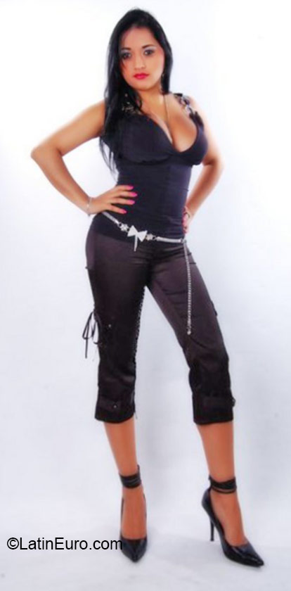 Date this pretty Colombia girl Andrea from Medellin CO18213