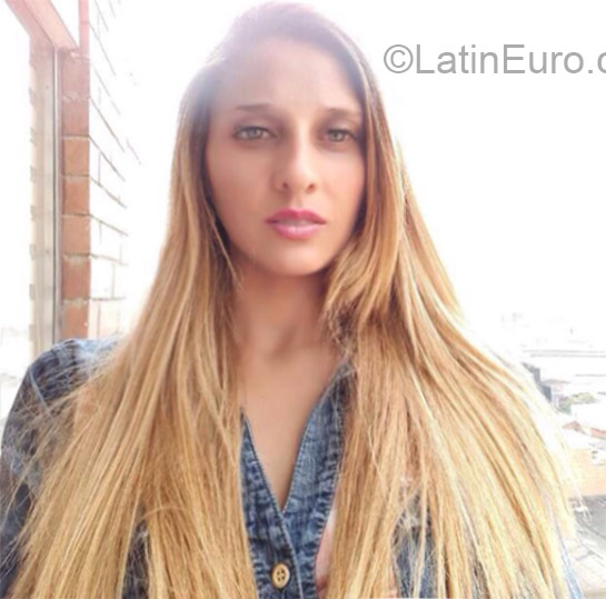 Date this gorgeous Colombia girl Yeny from Medellin CO18219