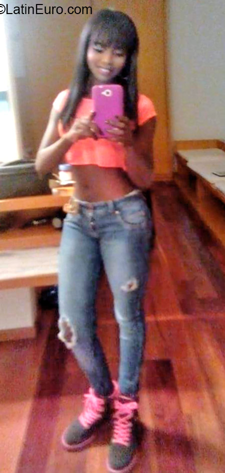 Date this stunning Colombia girl Vanessa from Cali CO18244