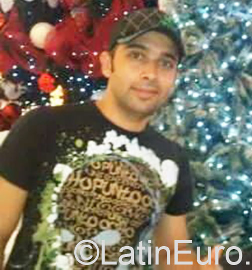 Date this attractive Colombia man Reynel from Cali CO18252