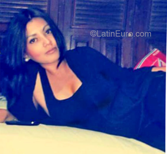 Date this happy Honduras girl Isis from Tegucigalpa HN1817