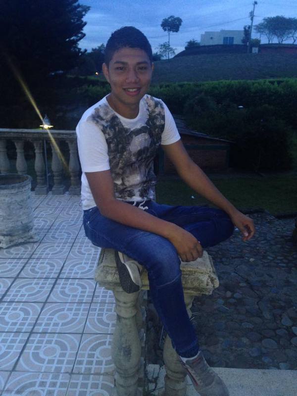 Date this young Colombia man Carlos Eduardo from Cali CO18292