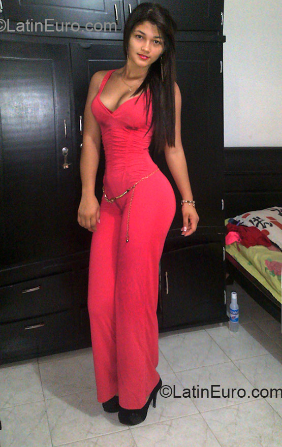 Date this young Colombia girl Angelicia from Apartado CO18296