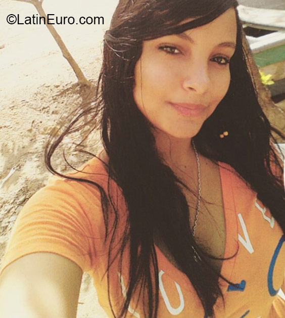 Date this georgeous Dominican Republic girl Maria from San Pedro de Macoris DO24062