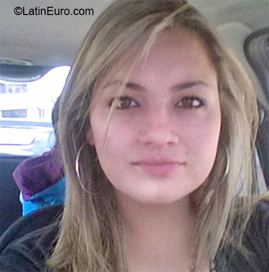 Date this nice looking Colombia girl Karoll from Bogota CO18346