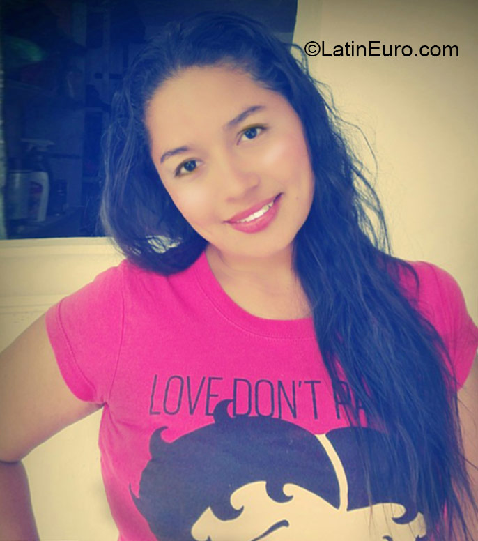 Date this funny Colombia girl Marcela from Bucaramanga CO18347