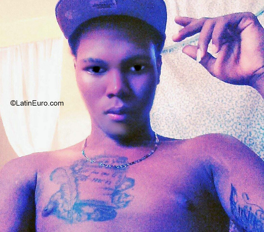 Date this cute Dominican Republic man Adonys from Santo Domingo DO24357