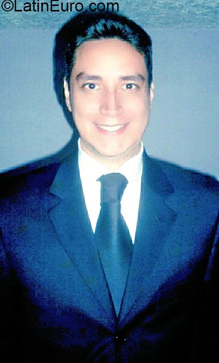 Date this exotic Colombia man Sergio from Bogota CO18452