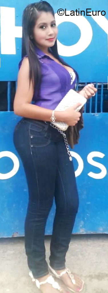 Date this foxy Honduras girl Lizeth from La Ceiba HN1923